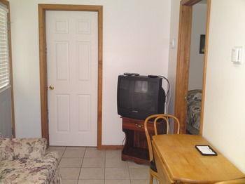 Hotel Lucky Horseshoe Cabins Au Sable Exterior foto