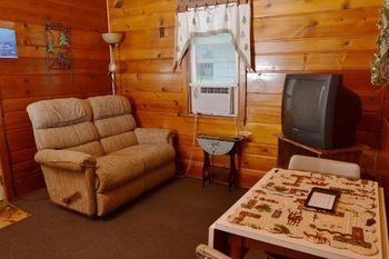 Hotel Lucky Horseshoe Cabins Au Sable Exterior foto