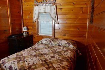 Hotel Lucky Horseshoe Cabins Au Sable Exterior foto