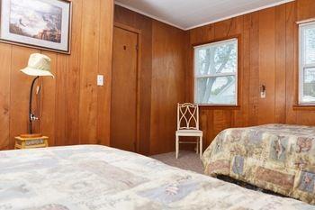 Hotel Lucky Horseshoe Cabins Au Sable Exterior foto